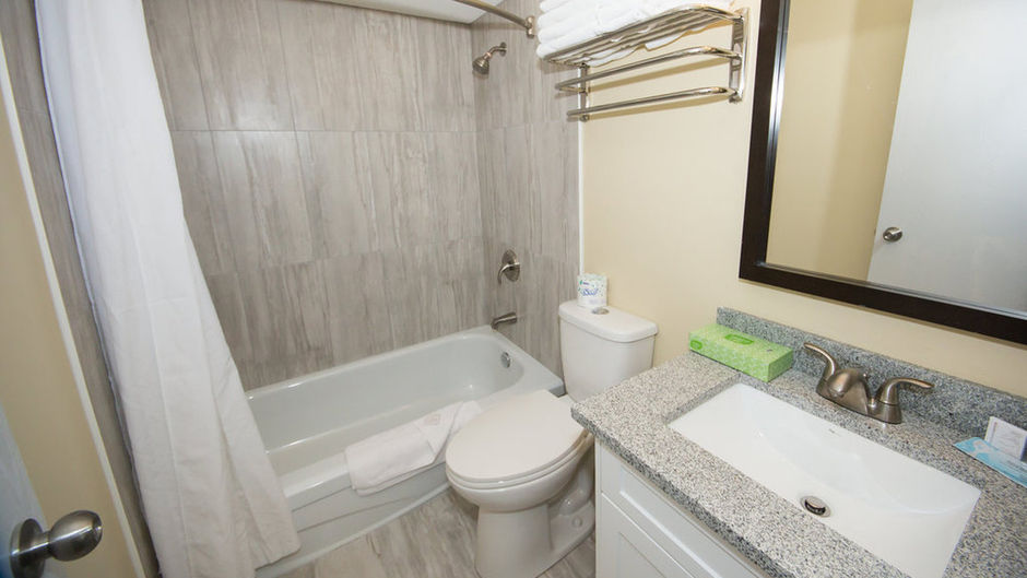 Medicine Hat Suites Room