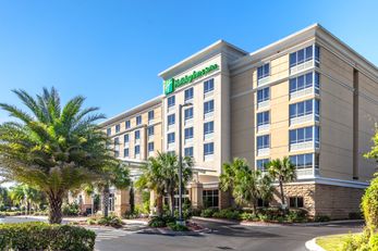 Holiday Inn Hotel & Suites