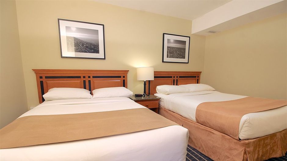 Medicine Hat Suites Room