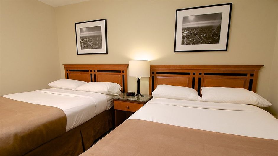 Medicine Hat Suites Room