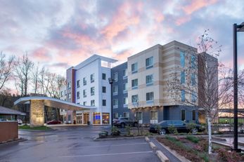 Fairfield Inn & Suites Eugene East
