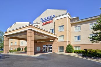Fairfield Inn and Suites  Birmingham / F