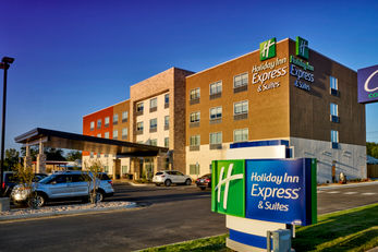 Holiday Inn Express/Suites Tulsa NE