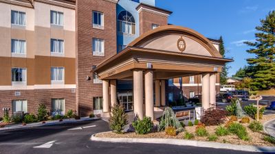 Holiday Inn Express Suites Wytheville
