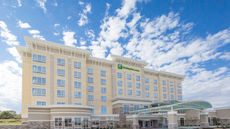 Holiday Inn & Suites Davenport