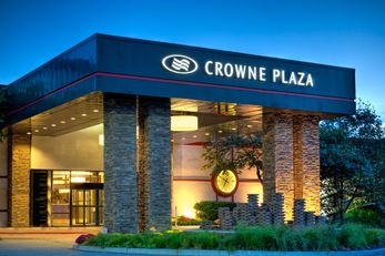 Crowne Plaza Hotel Suffern