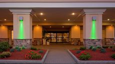 Holiday Inn Hotel & Stes Boston -Peabody