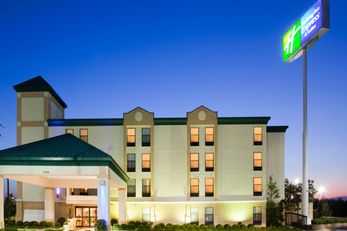 Holiday Inn Express/Suites Fayetteville