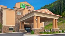 Holiday Inn Express and Suites Ripley