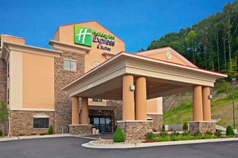 Holiday Inn Express and Suites Ripley