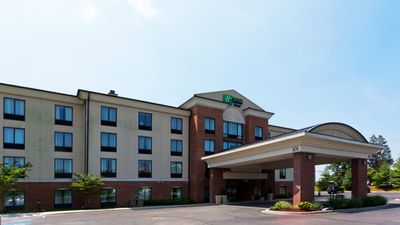 Holiday Inn Express & Suites North East