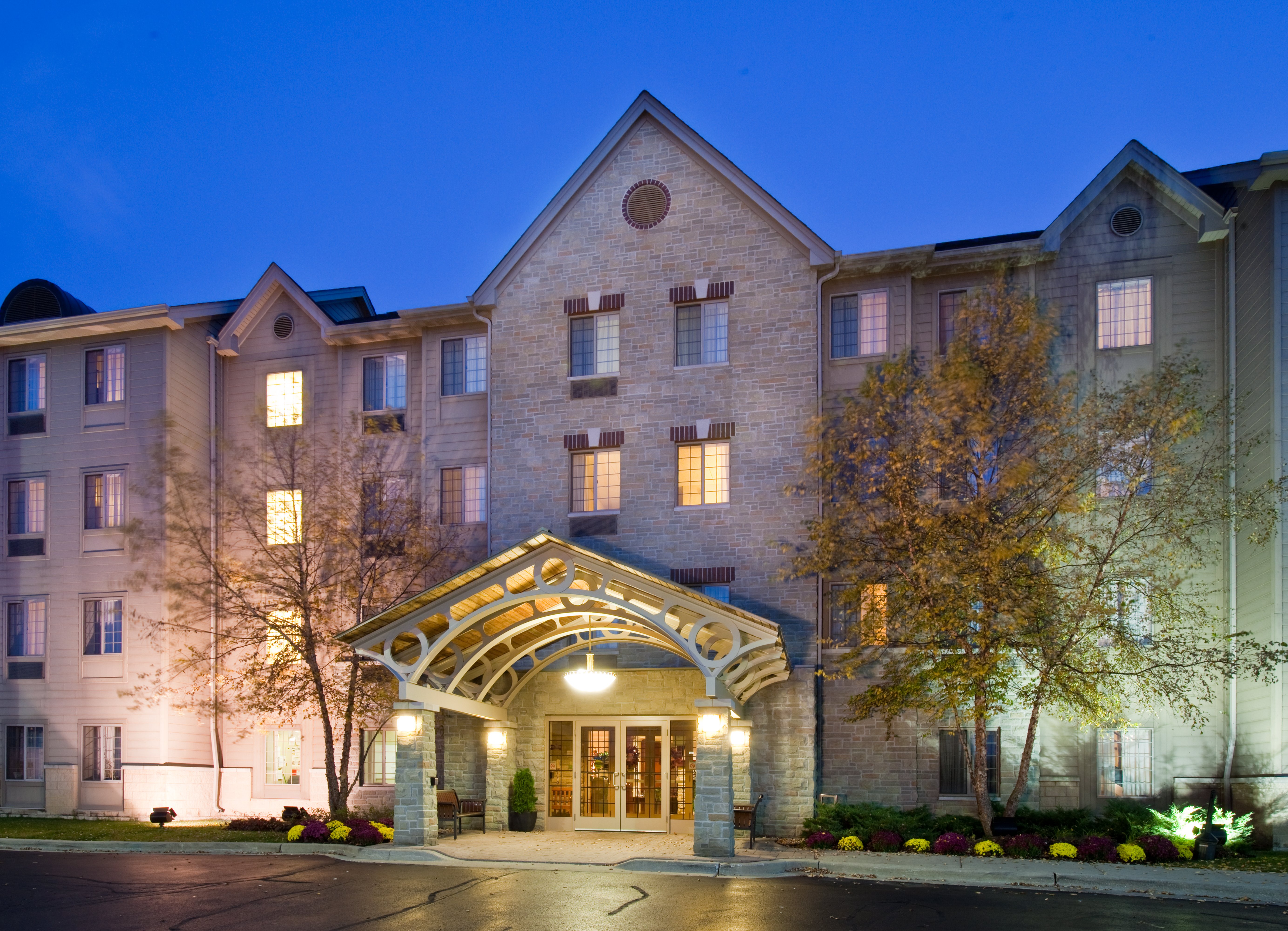 Staybridge Suites- Tourist Class Oakbrook Terrace, IL Hotels ...