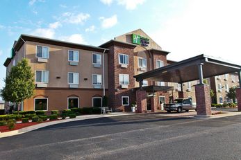 Holiday Inn Express Hotel & Suites