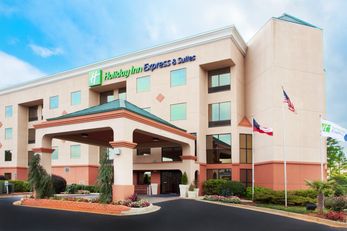 Holiday Inn Express Hotel & Suites
