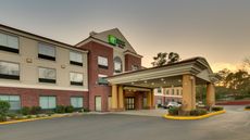 Holiday Inn Express Hotel & Suites
