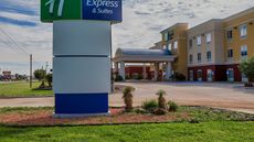 Holiday Inn Express Suites Alpine