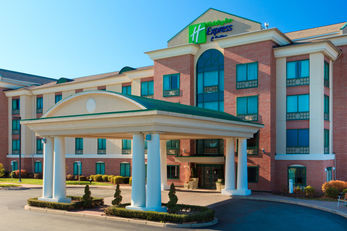 Holiday Inn Express Hotel & Suites
