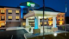 Holiday Inn Express Hotel & Suites