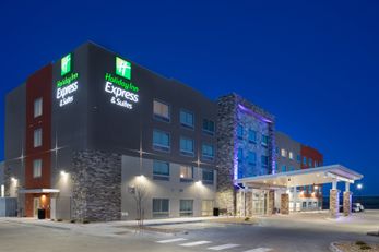 Holiday Inn Express & Suites Denver NE
