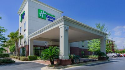 Holiday Inn Express & Suites Mobile West