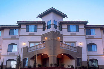 Holiday Inn Express Hotel & Suites
