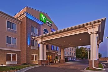 Holiday Inn Express Hotel & Suites