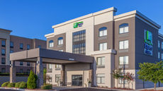 Holiday Inn Express & Suites Augusta W
