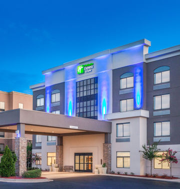 Holiday Inn Express & Suites Augusta W