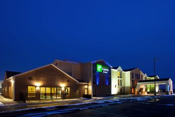 Holiday Inn Express & Suites Cleveland