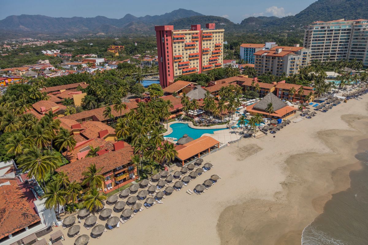 Holiday Inn Resort Ixtapa- First Class Ixtapa, Guerrero, Mexico Hotels-  Business Travel Hotels in Ixtapa | Business Travel News