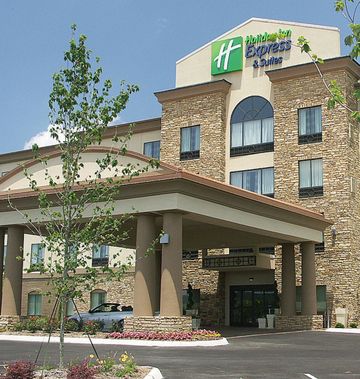 Holiday Inn Express Suites Cleveland