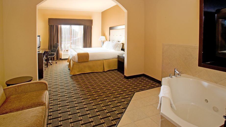 hotel rooms in beeville tx