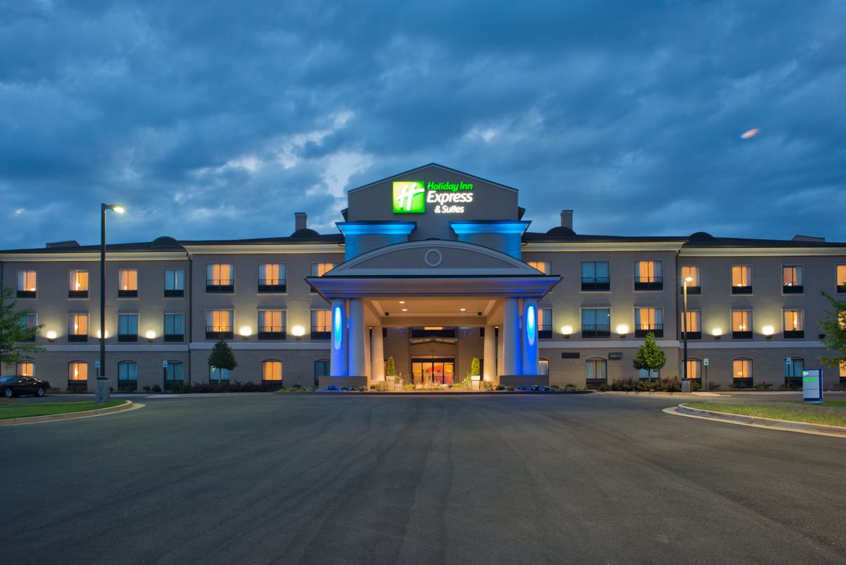 Holiday Inn Express Prattville Images & Videos Tourist Class