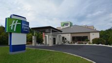 Holiday Inn Express & Suites Waterville