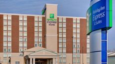 Holiday Inn Express/Suites Chatham South