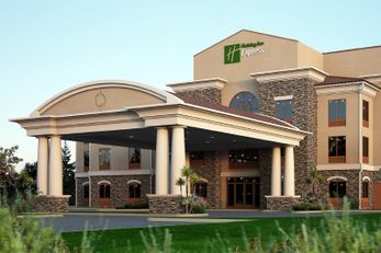 Holiday Inn Express & Suites Redding