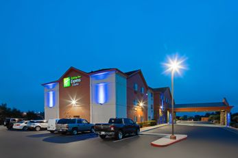 Holiday Inn Express Hotel & Suite