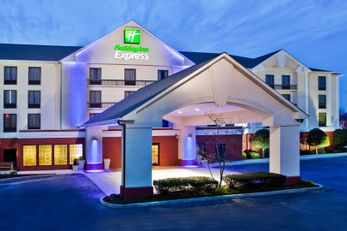 Holiday Inn Express Atlanta W Theme Park