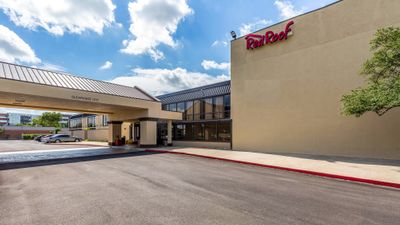 Red Roof PLUS Suites Houston IAH Arpt SW