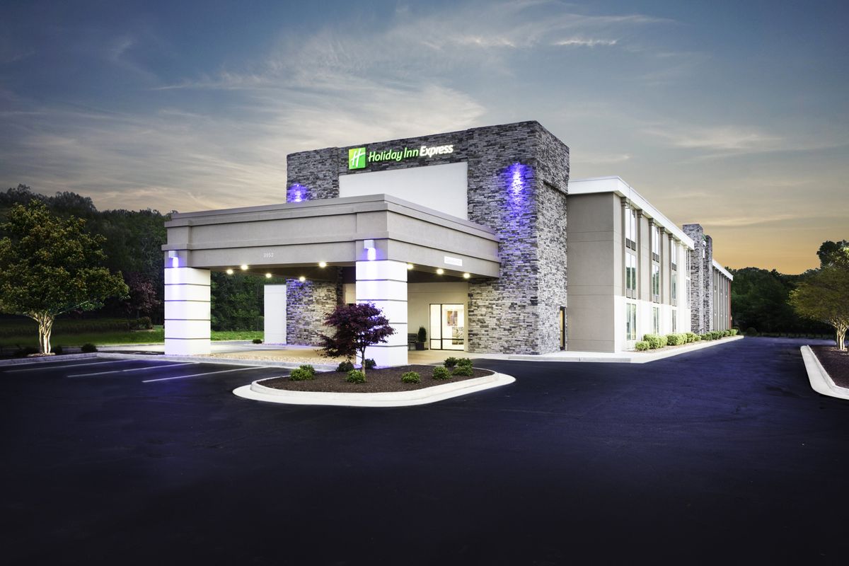 Holiday Inn Express Hopewell-Fort Lee- Tourist Class Hopewell, VA Hotels-  GDS Reservation Codes: Travel Weekly