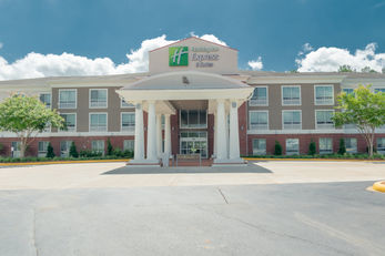 Holiday Inn Express Hotel & Suites