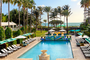 Surfcomber Hotel by Kimpton