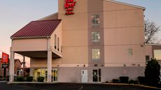 Red Roof Inn & Suites Bellmawr