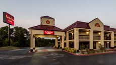 Red Roof Inn & Suites Clinton