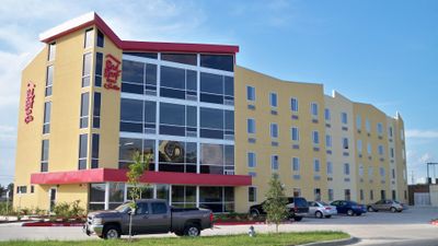 Red Roof Inn & Suites Beaumont