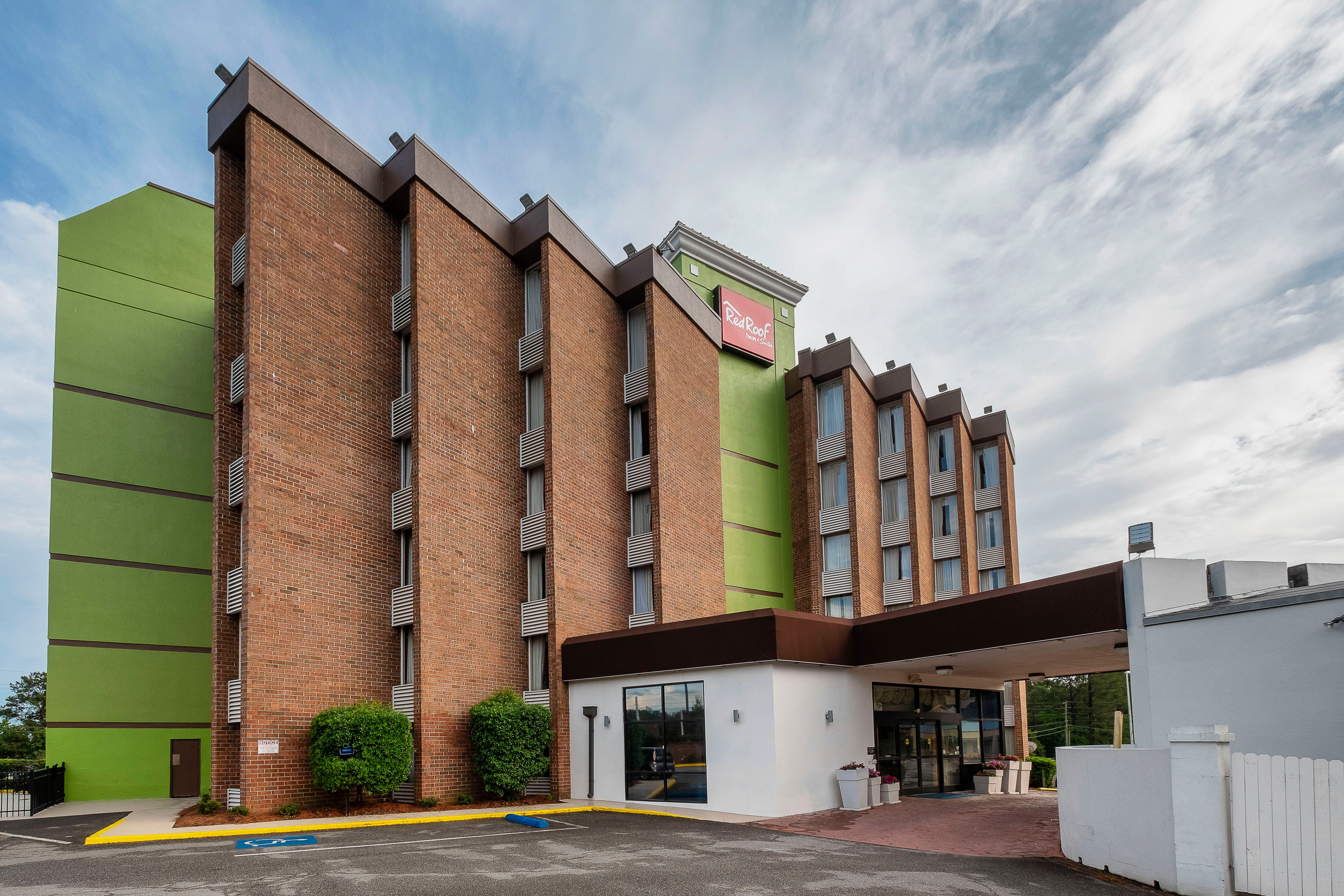 Red Roof Inn Suites Macon Tourist Class Macon Ga Hotels Gds Reservation Codes Travel Weekly