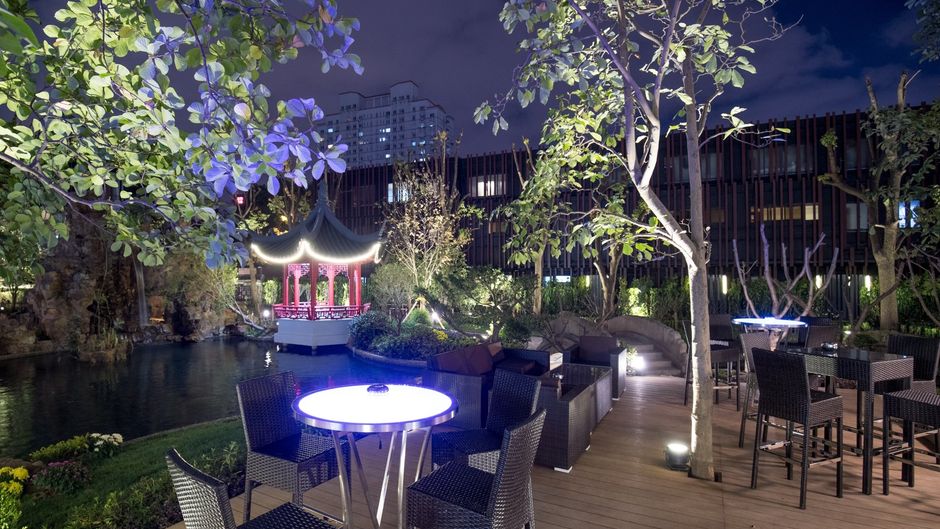 Golden Tulip Shanghai Rainbow Hotel Exterior