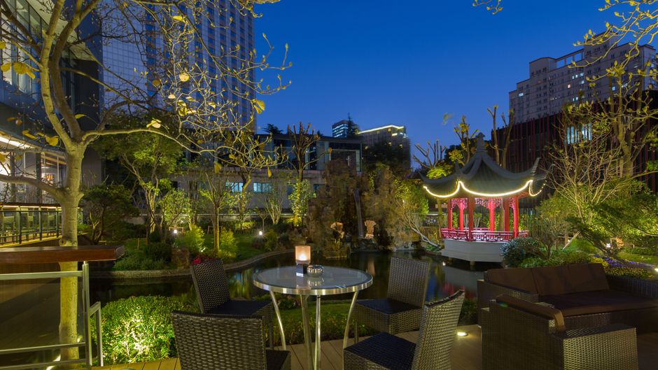 Golden Tulip Shanghai Rainbow Hotel Exterior