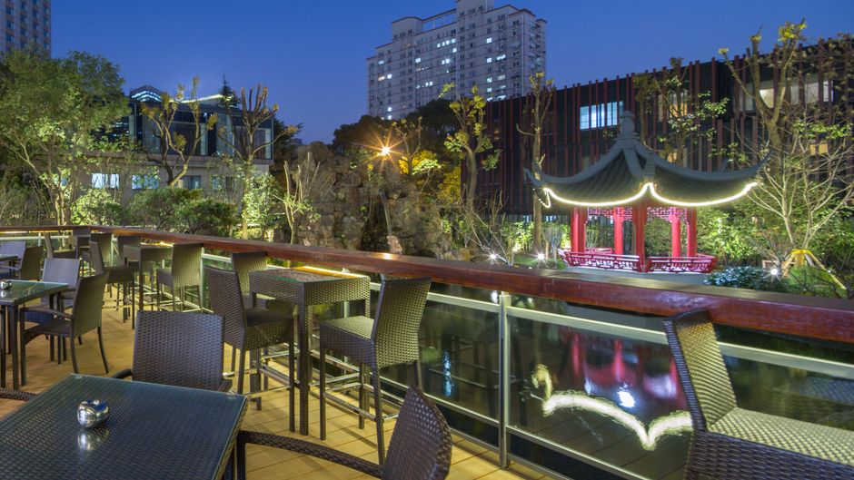Golden Tulip Shanghai Rainbow Hotel Exterior