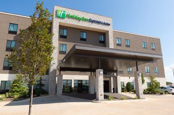 Holiday Inn Express & Suites Kingfisher